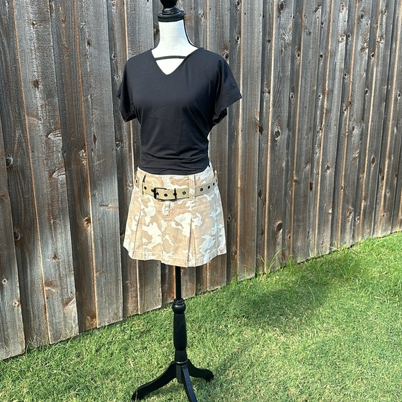 Arizona-Belted Utility Skirt EUC - Picture 2 of 10